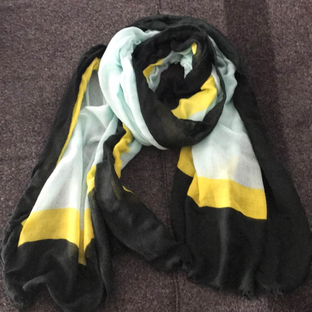 ⭐️Blue, Yellow, and Forest Green Scarf!!